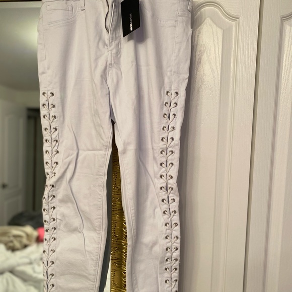 Fashion Nova never worn jeans - Picture 2 of 3